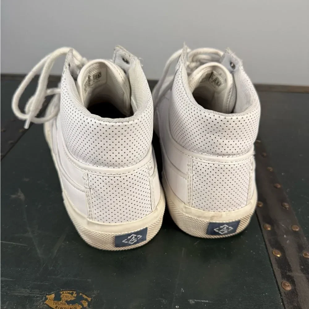 Sperry this pair